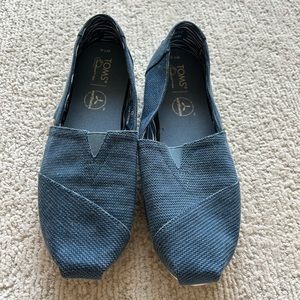 Navy blue Toms